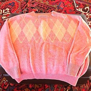 Cool crewneck, almost marled colors with diamond weave in the knit